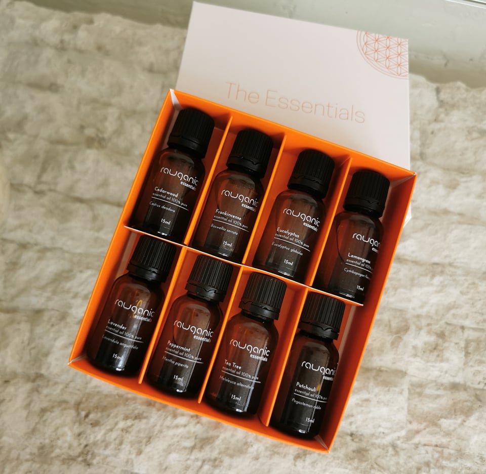 The Essentials Gift Pack 8 Oils